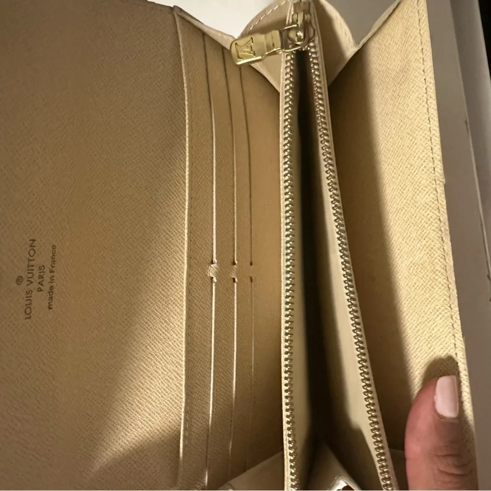 Louis Vuitton Azure Wallet - Picture 6 of 10